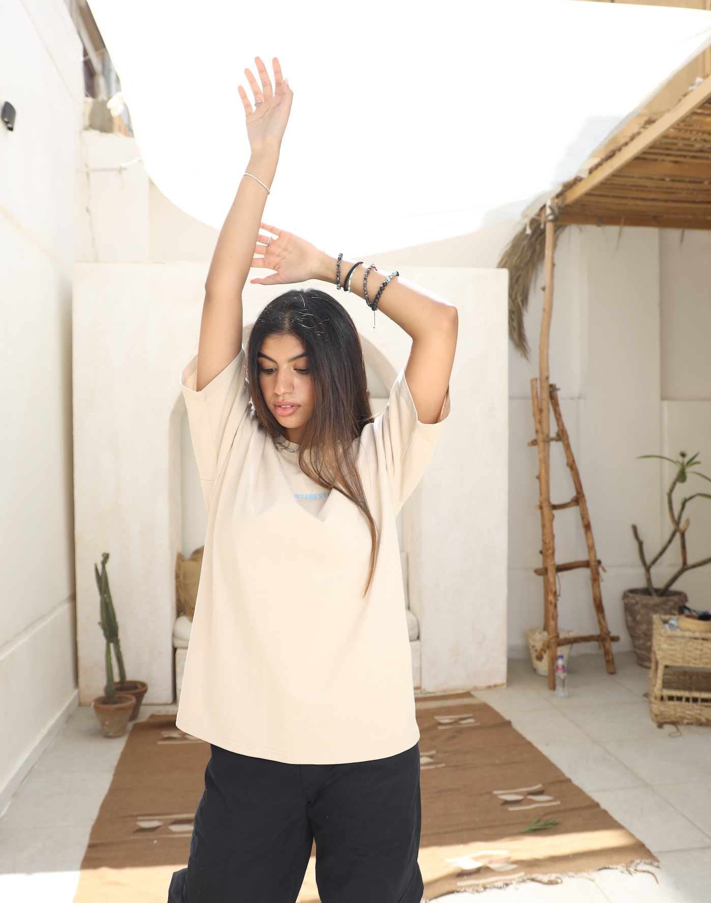 'HOOP SAVVY' Beige T-Shirt